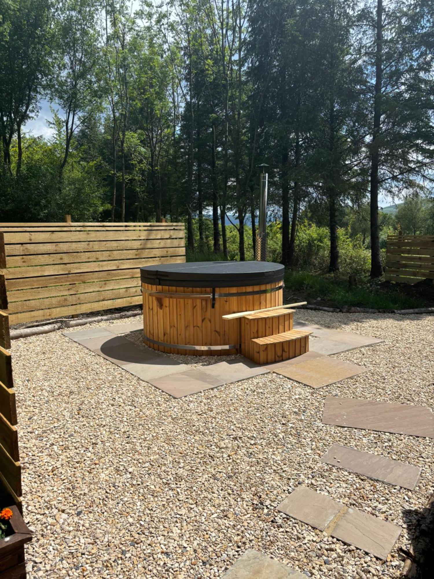 Celtic Minor Pods Vila Ystalyfera Exterior foto